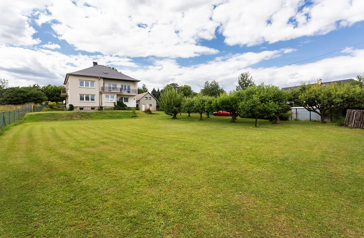 Prodej rodinného domu 262 m², pozemek 2065 m²