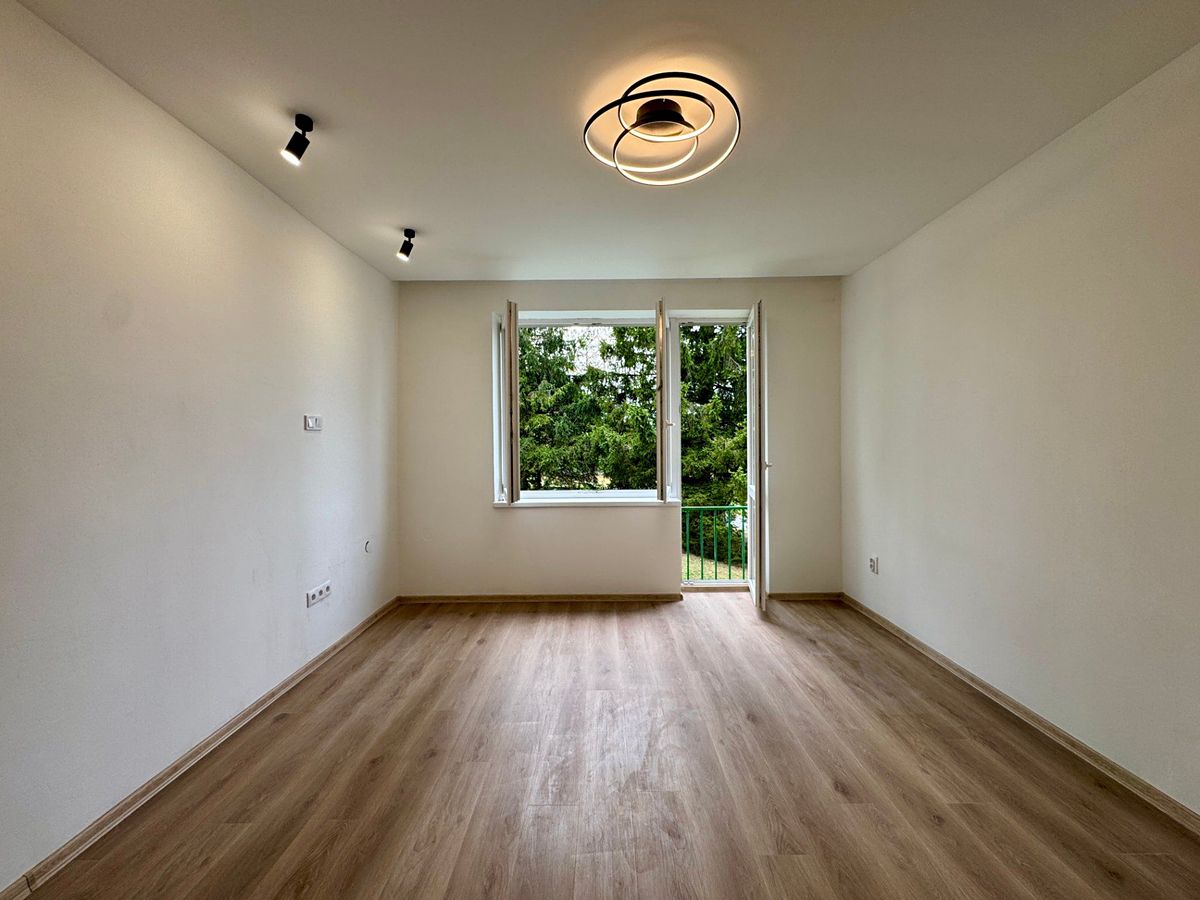 Pronájem bytu 2+1 68 m² – fotografie 3