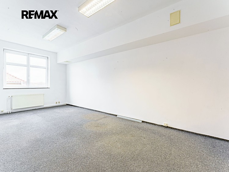 Pronájem komerčního prostoru, 2 043 m² (19 z 36)