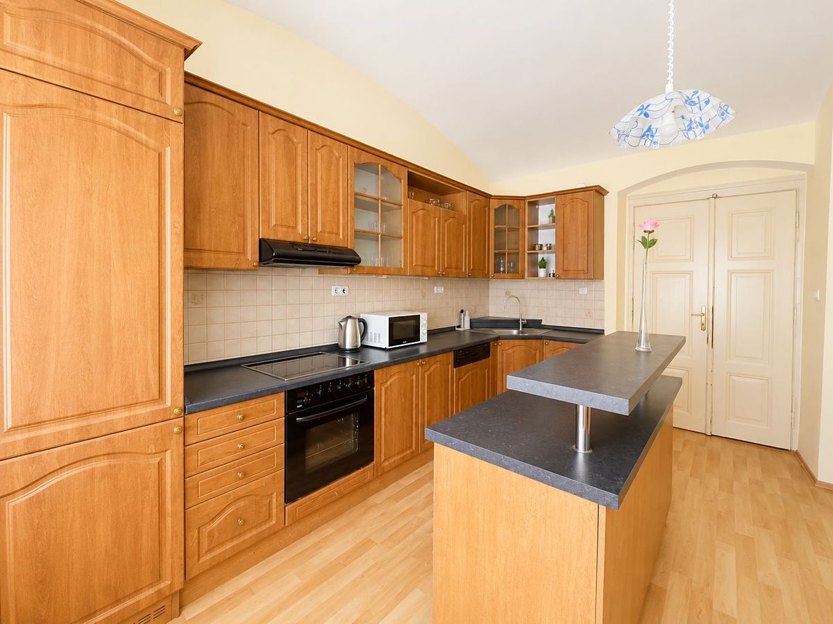 Pronájem bytu 2+1 90 m² – fotografie 4