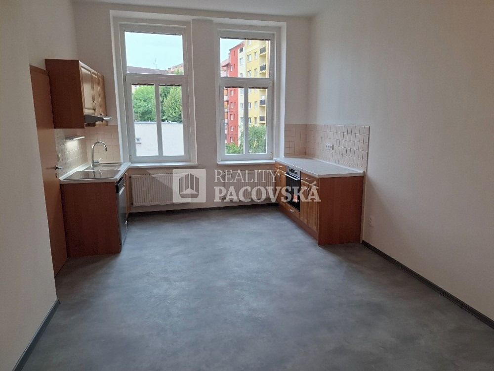 Pronájem bytu 2+kk 65 m² – fotografie 3