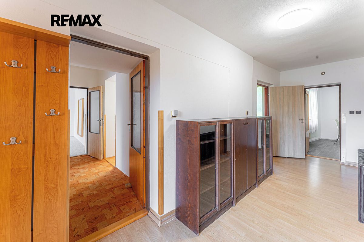Prodej rodinného domu 208 m², pozemek 1618 m² – fotografie 5