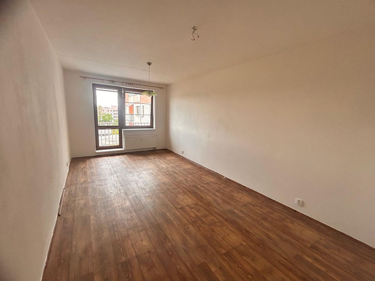Pronájem bytu 2+1 56 m² – fotografie 3