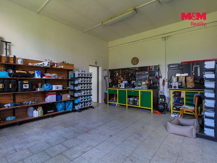 Комерційне приміщення на продаж, 1 051 м² (27 з 30)