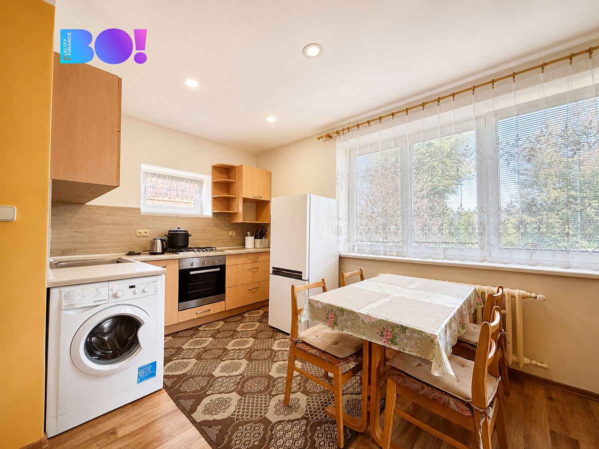 Prodej rodinného domu 287 m², pozemek 430 m² – fotografie 2
