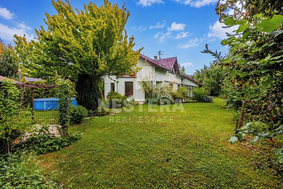 Prodej rodinného domu 197 m², pozemek 840 m² – fotografie 4