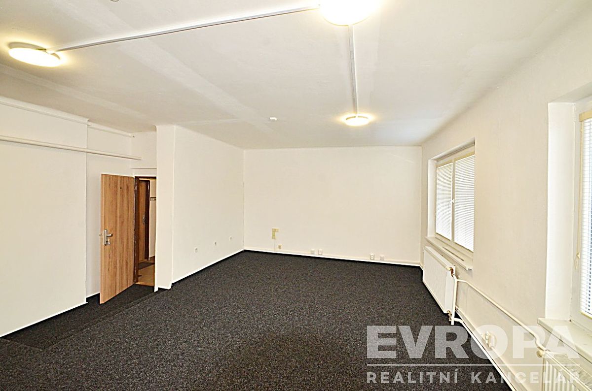 Pronájem kanceláře 44 m² – fotografie 2