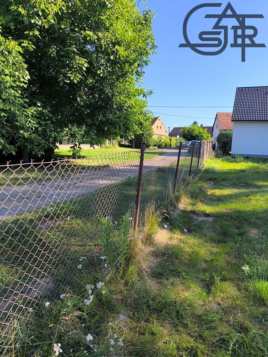 Prodej stavebního pozemku 588 m² – fotografie 3