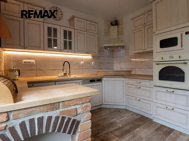 Prodej bytu 3+1 98 m², Vranov nad Dyjí – náhled fotky 1