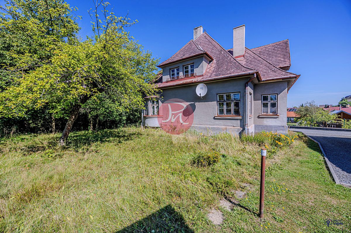Prodej rodinného domu 200 m², pozemek 596 m²