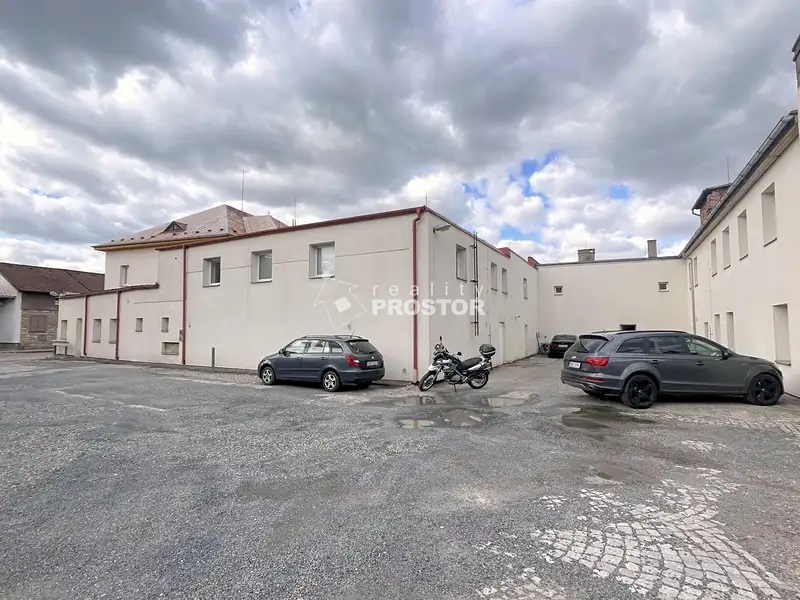 Pronájem kanceláře 619 m², Jirny – náhled fotky 2