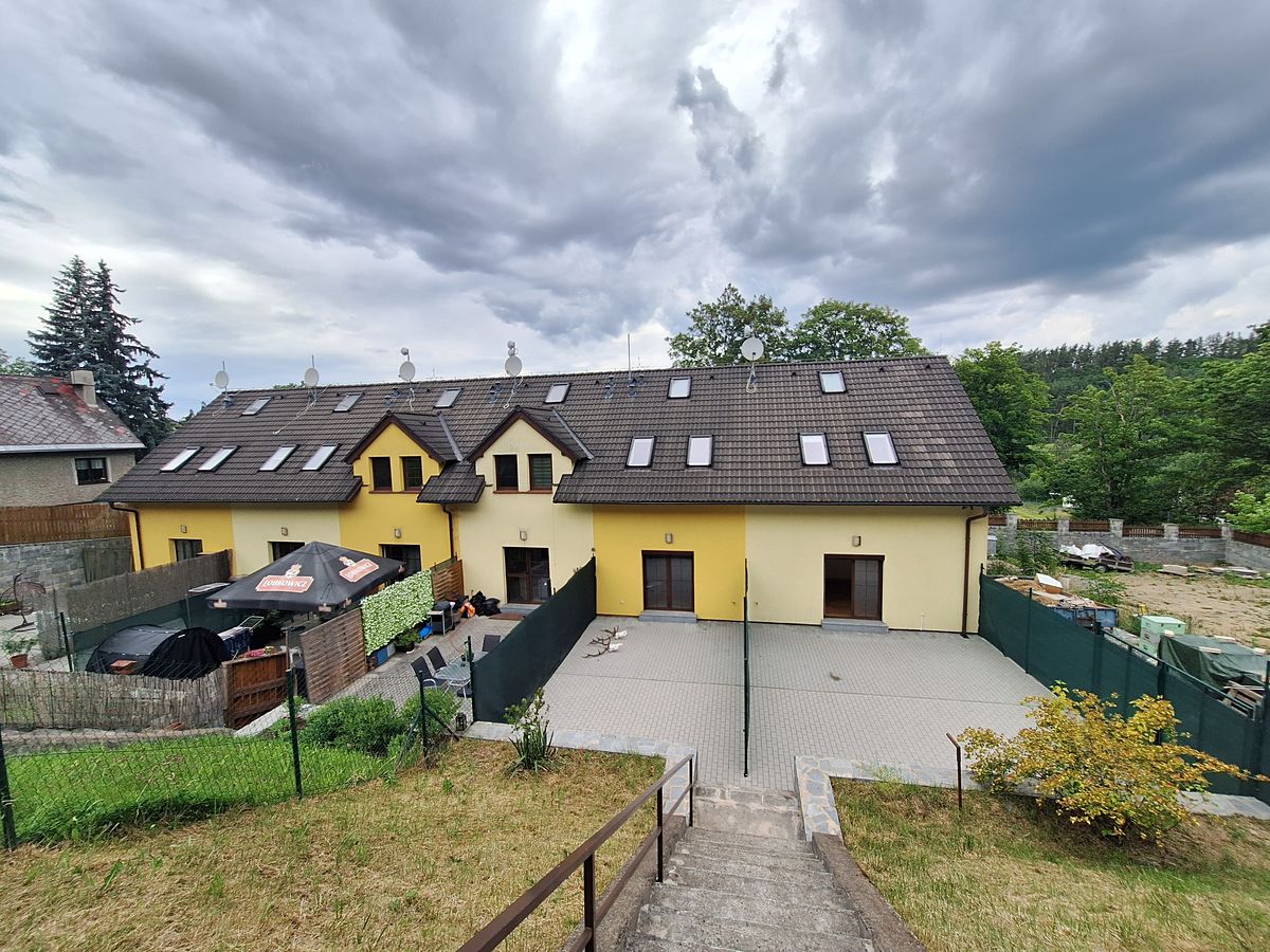 Pronájem rodinného domu 78 m², pozemek 30 m² – fotografie 2
