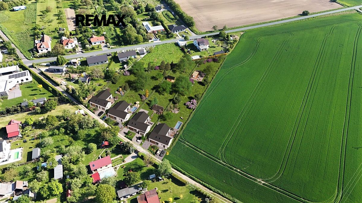 Prodej stavebního pozemku 2100 m² – fotografie 3