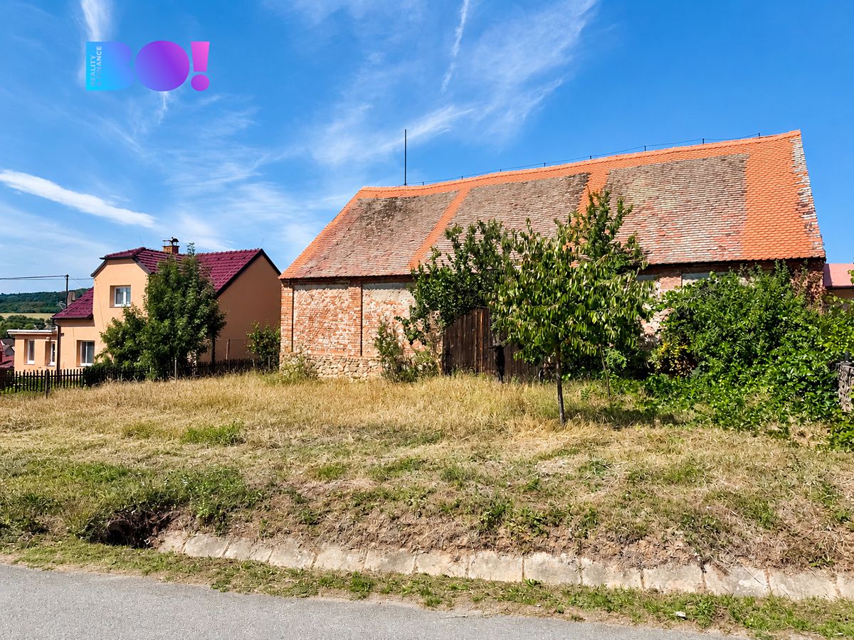 Prodej stavebního pozemku 743 m² – fotografie 2
