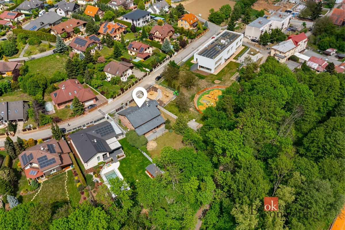 Prodej rodinného domu 339 m², pozemek 844 m² – fotografie 3