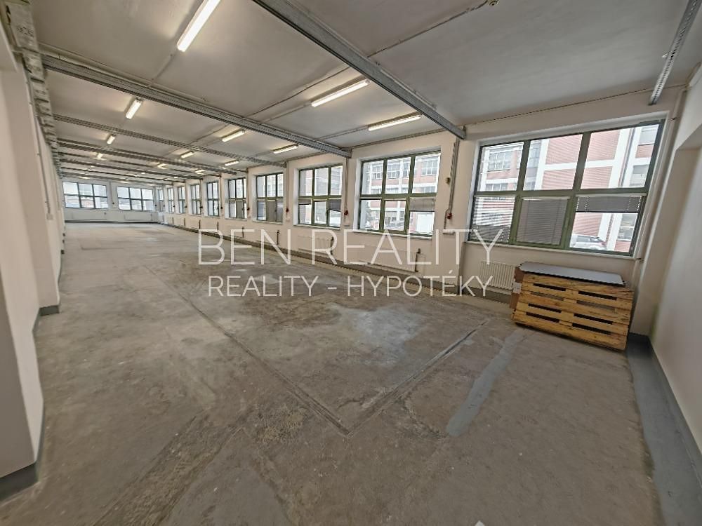 Pronájem skladového prostoru 1436 m² – fotografie 3