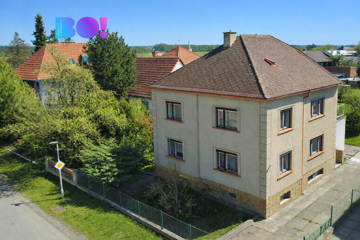 Prodej rodinného domu 180 m², pozemek 795 m² – fotografie 2