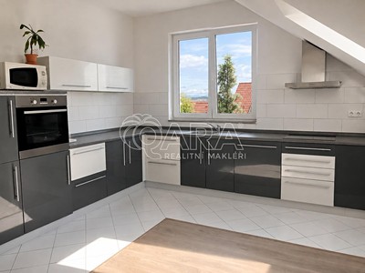 Pronájem bytu 4+kk 106 m²