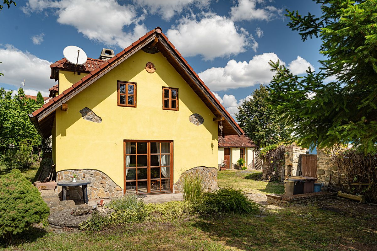 Prodej rodinného domu 224 m², pozemek 805 m² – fotografie 3
