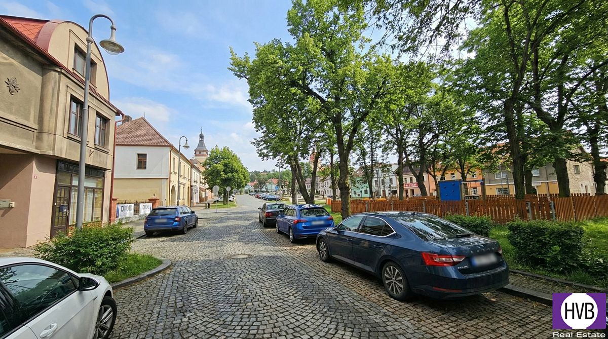 Prodej rodinného domu 300 m², pozemek 213 m² – fotografie 2