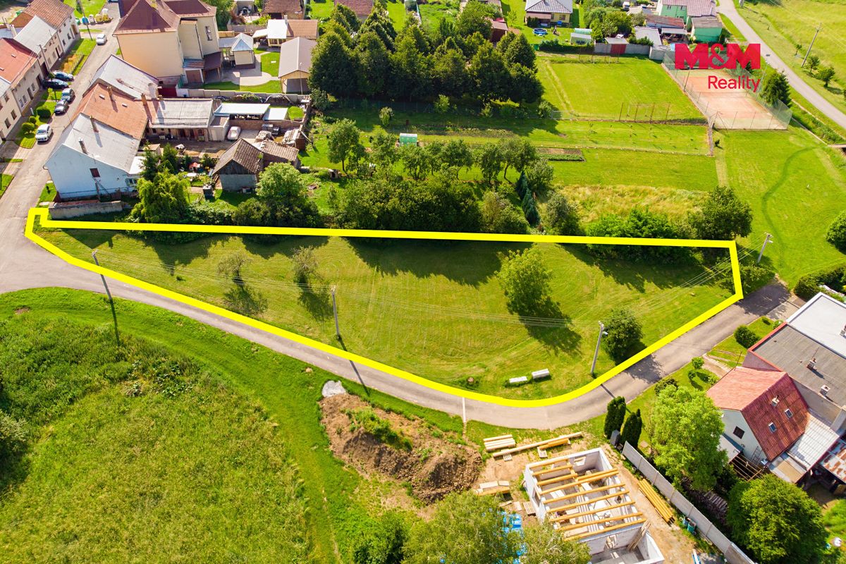 Prodej stavebního pozemku 1021 m² – fotografie 3