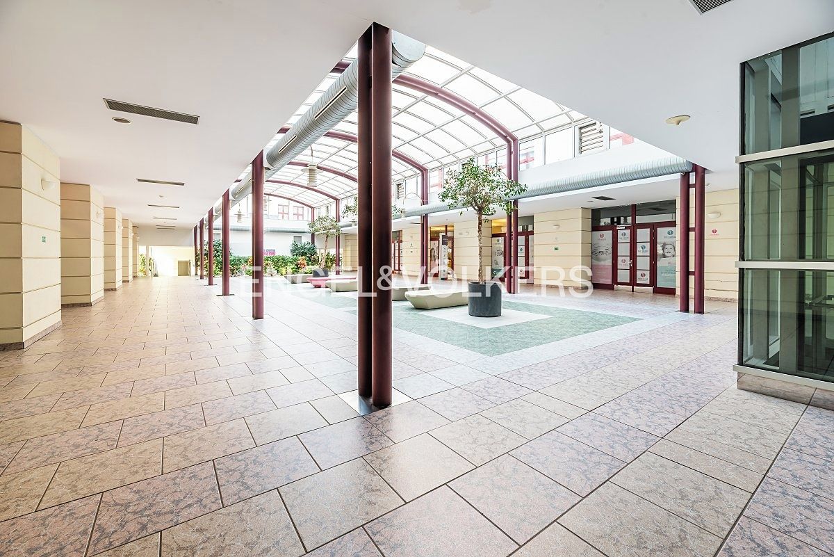 Pronájem kanceláře 508 m² – fotografie 2