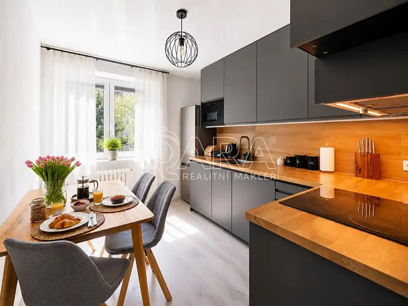 Prodej bytu 2+1 56 m², Praha – náhled fotky 3