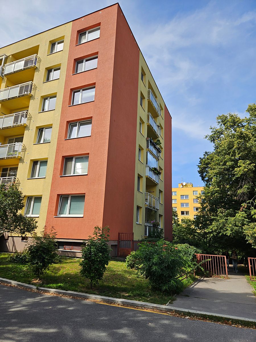 Pronájem bytu 3+1 80 m² – fotografie 3