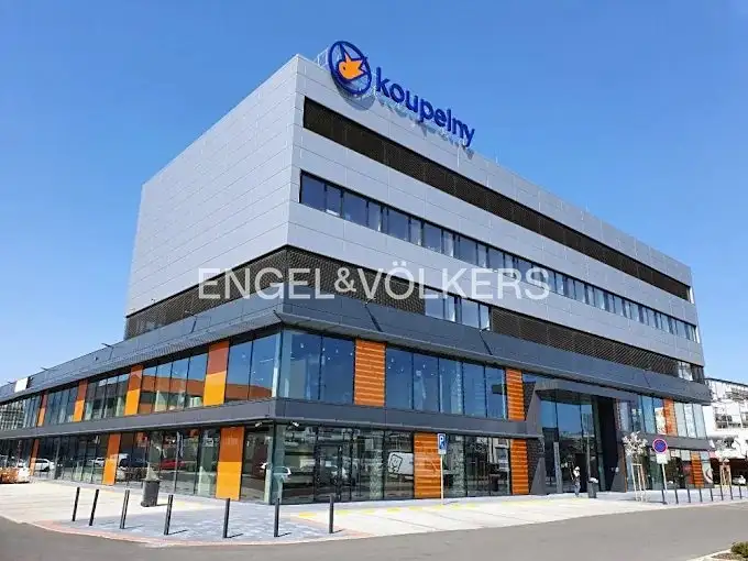 Pronájem kanceláře 200 m², Praha – náhled fotky 1