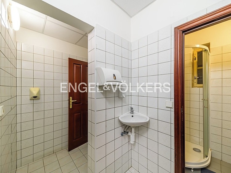 Комерційне приміщення в оренду, 224 м² (10 з 15)