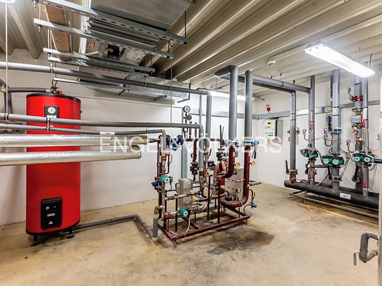 Pronájem komerčního prostoru, 3 527 m² (12 z 15)