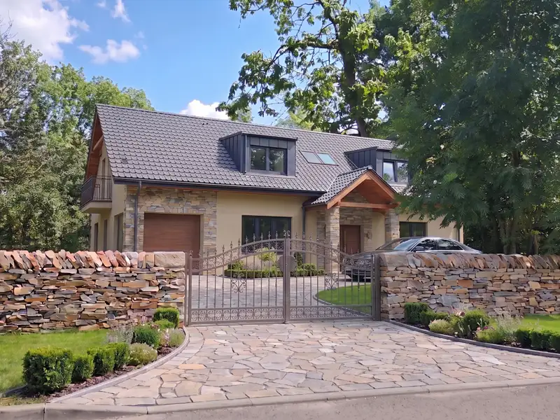 Prodej stavebního pozemku 1100 m², Suchdol – náhled fotky 1