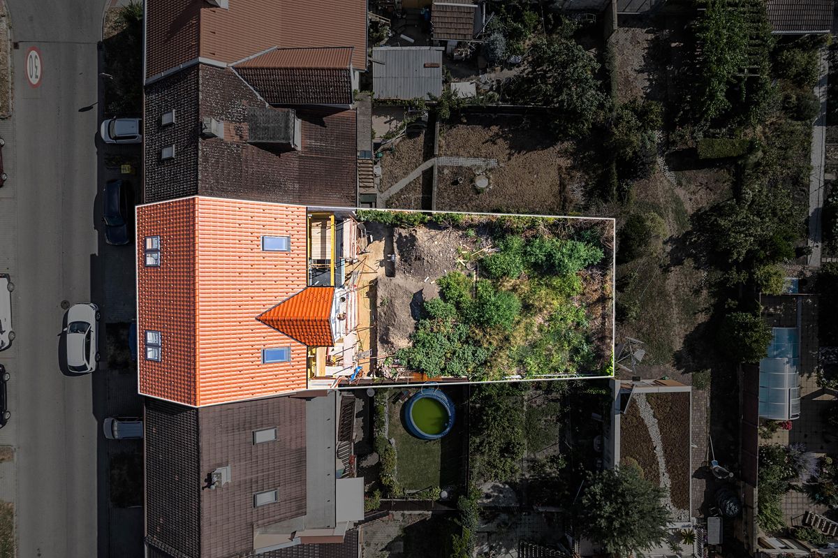 Prodej rodinného domu 241 m², pozemek 336 m² – fotografie 2