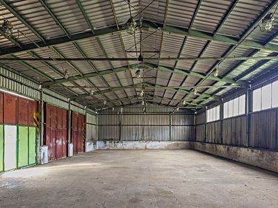 Pronájem skladového prostoru 305 m²