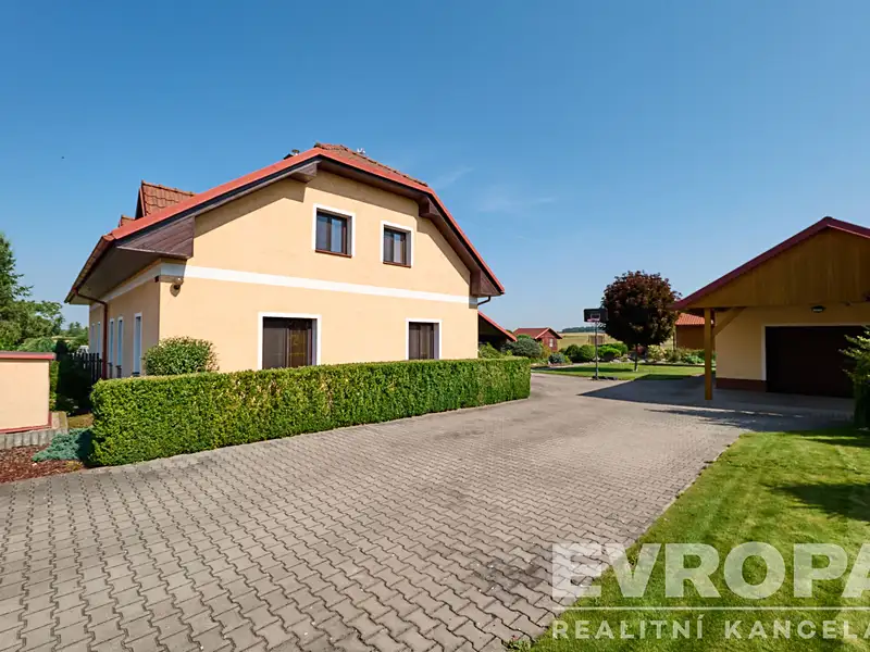 Prodej rodinného domu 155 m², pozemek 1058 m², Roudnice – náhled fotky 2