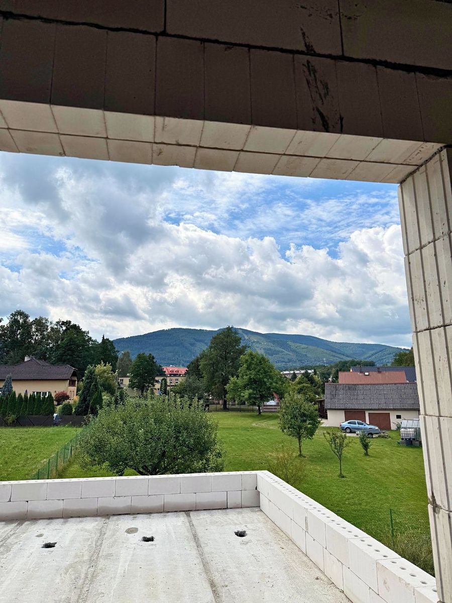 Prodej rodinného domu 162 m², pozemek 946 m² – fotografie 2