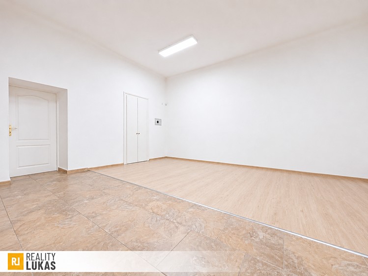 Комерційне приміщення в оренду, 127 м² (2 з 17)