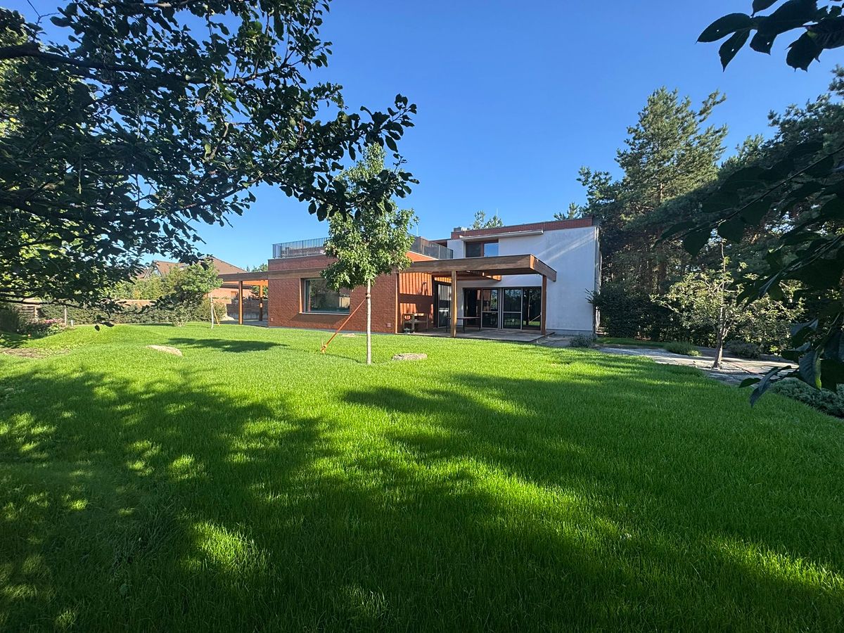 Prodej rodinného domu 381 m², pozemek 1647 m² – fotografie 4