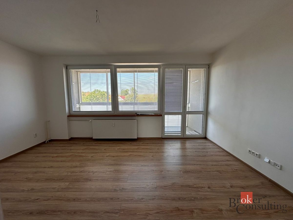 Pronájem bytu 3+1 72 m² – fotografie 3