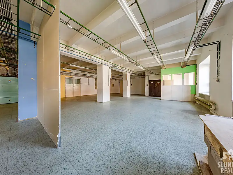 Pronájem výrobní haly, prostoru 320 m², Uherský Brod – náhled fotky 3