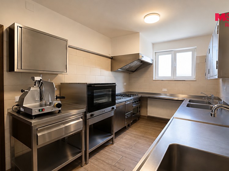Комерційне приміщення на продаж, 440 м² (12 з 30)