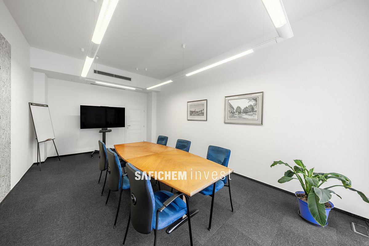 Pronájem kanceláře 170 m² – fotografie 2