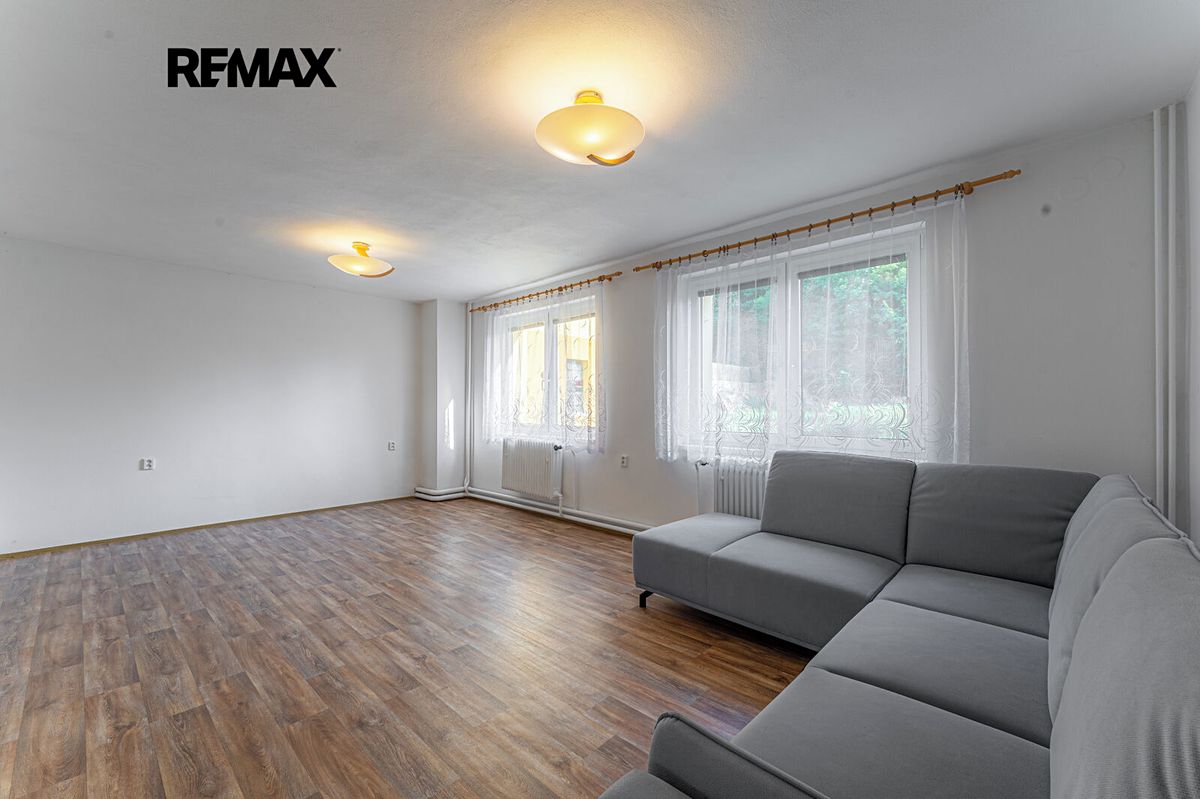 Prodej rodinného domu 208 m², pozemek 1618 m²