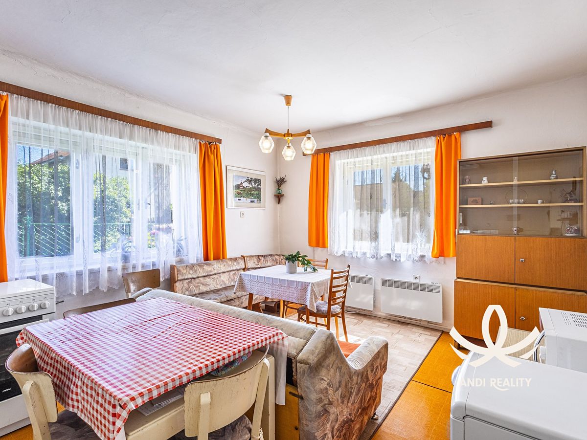 Prodej rodinného domu 100 m², pozemek 909 m² – fotografie 3