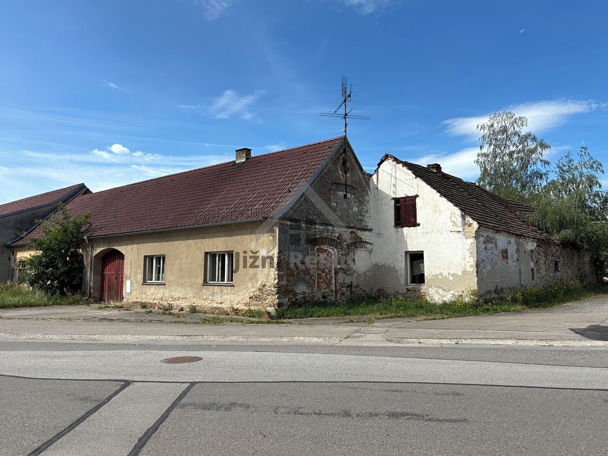 Prodej rodinného domu 200 m², pozemek 1379 m²