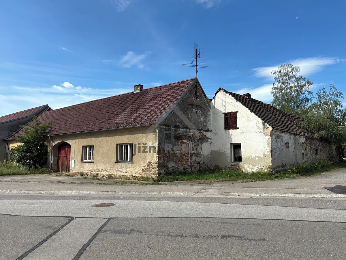 Prodej rodinného domu 200 m², pozemek 1379 m²