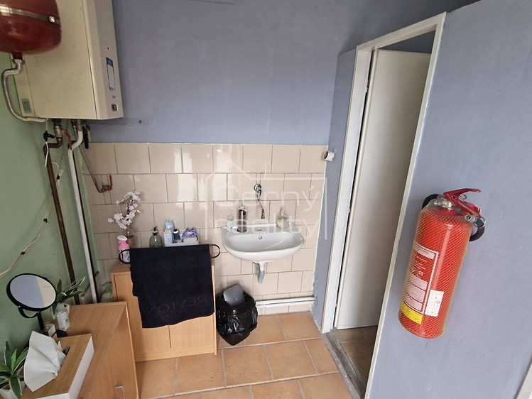 Комерційне приміщення на продаж, 350 м² (24 з 31)
