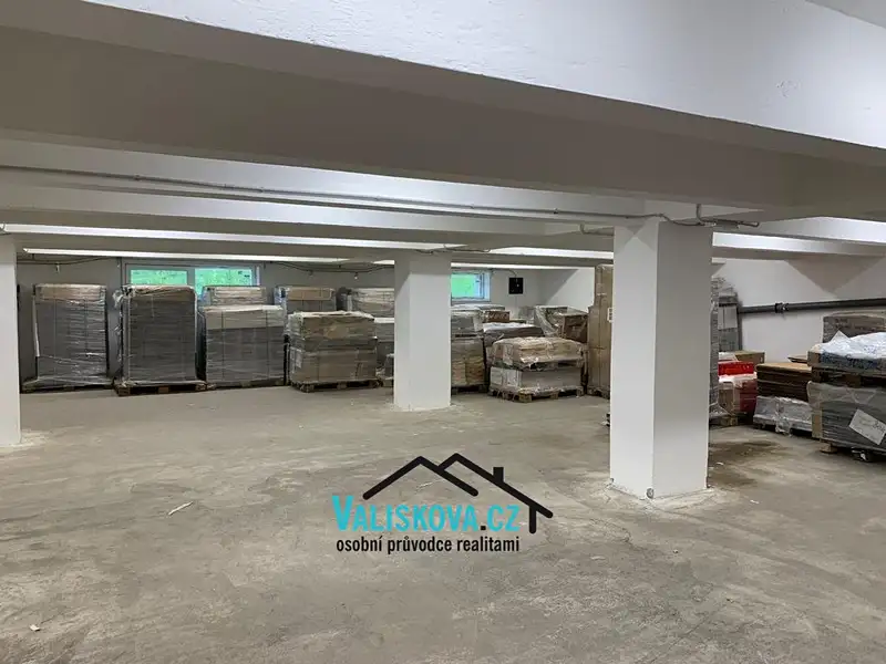 Pronájem skladového prostoru 340 m², Kroměříž – náhled fotky 1
