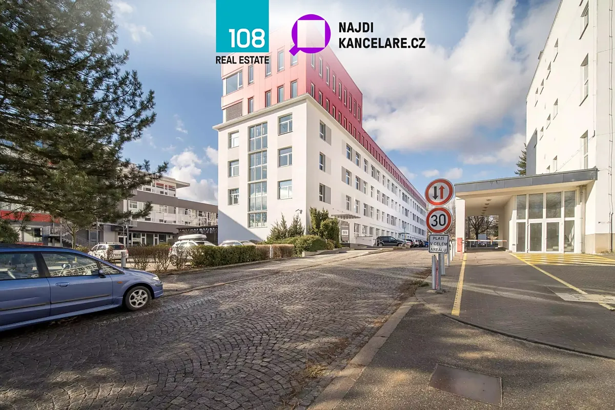 Pronájem kanceláře 539 m²