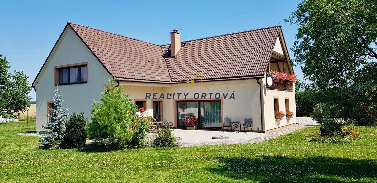 Prodej vily 435 m², pozemek 3000 m² – fotografie 3